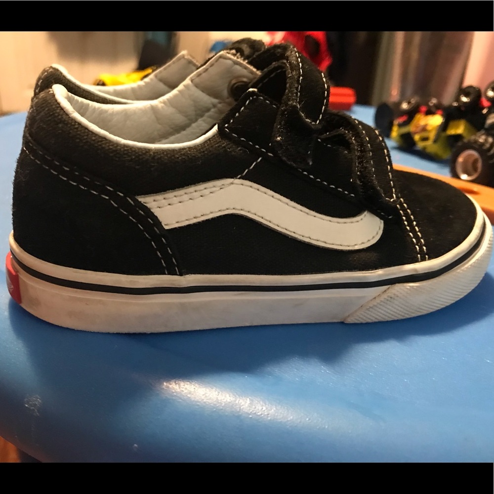100% Toddler Vans. GUC